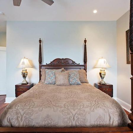 Newly Renovated 4 Bed 3 Bath And 2 Parking Spots Villa Savannah Bagian luar foto