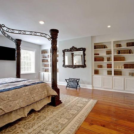 Newly Renovated 4 Bed 3 Bath And 2 Parking Spots Villa Savannah Bagian luar foto