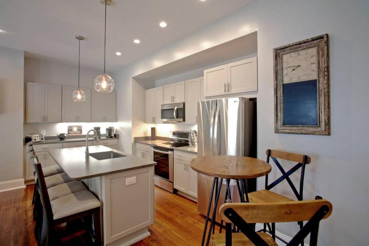 Newly Renovated 4 Bed 3 Bath And 2 Parking Spots Villa Savannah Bagian luar foto