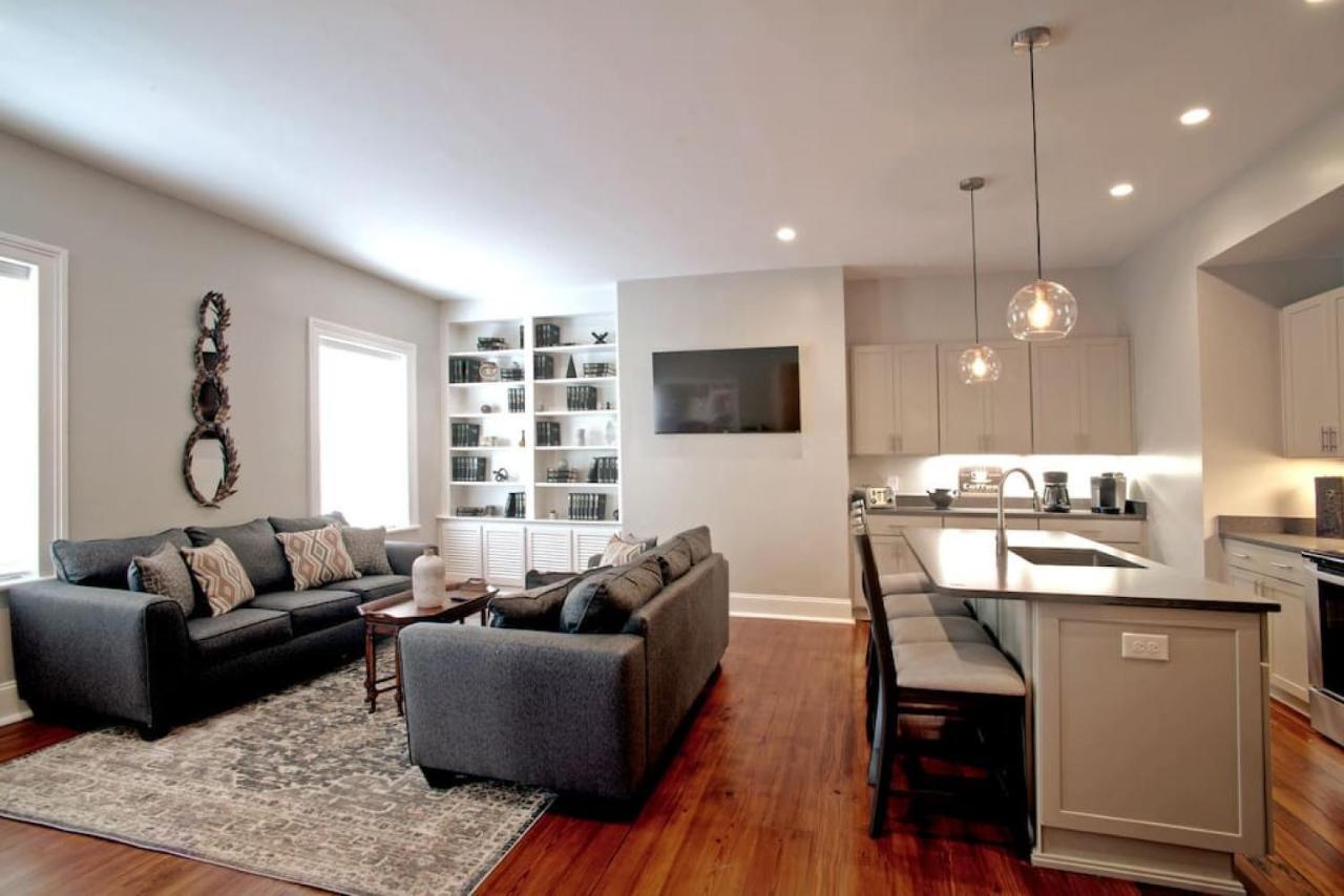 Newly Renovated 4 Bed 3 Bath And 2 Parking Spots Villa Savannah Bagian luar foto