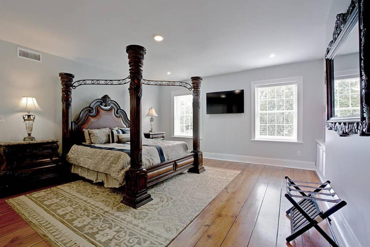 Newly Renovated 4 Bed 3 Bath And 2 Parking Spots Villa Savannah Bagian luar foto