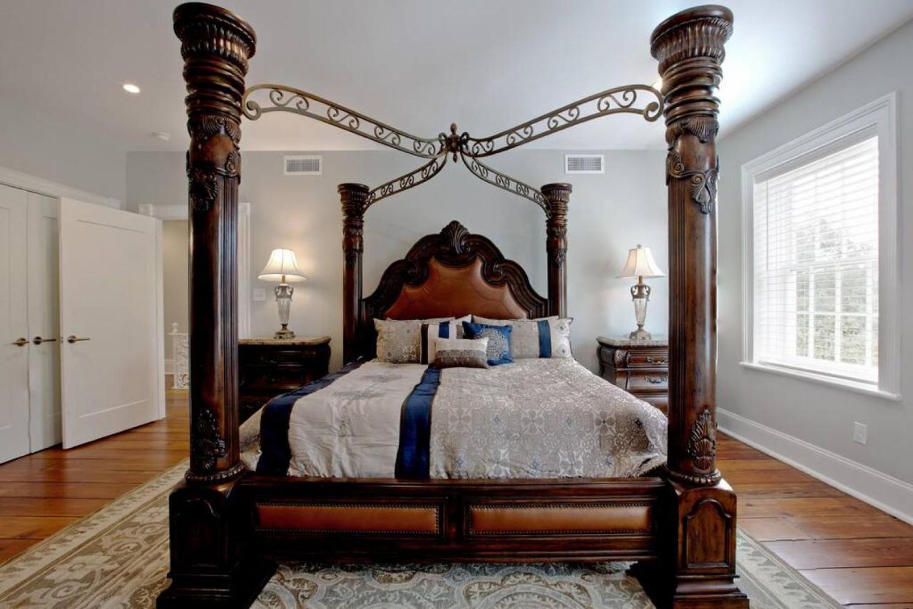 Newly Renovated 4 Bed 3 Bath And 2 Parking Spots Villa Savannah Bagian luar foto