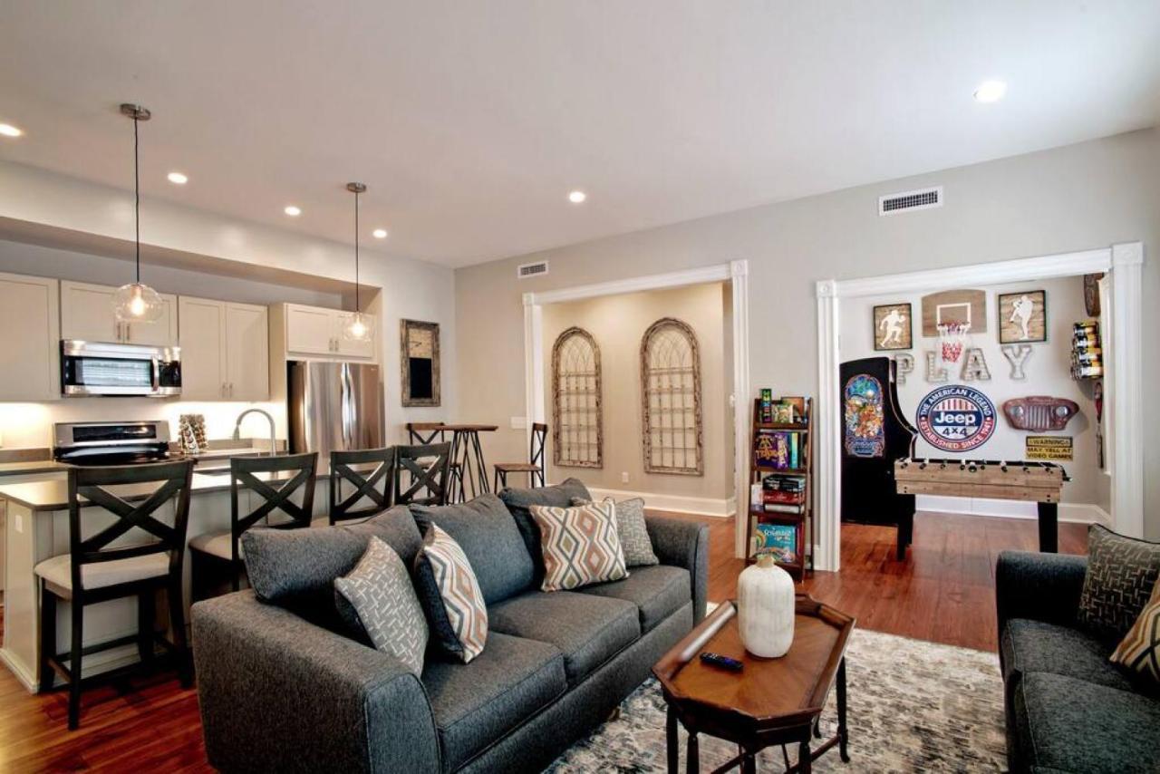 Newly Renovated 4 Bed 3 Bath And 2 Parking Spots Villa Savannah Bagian luar foto