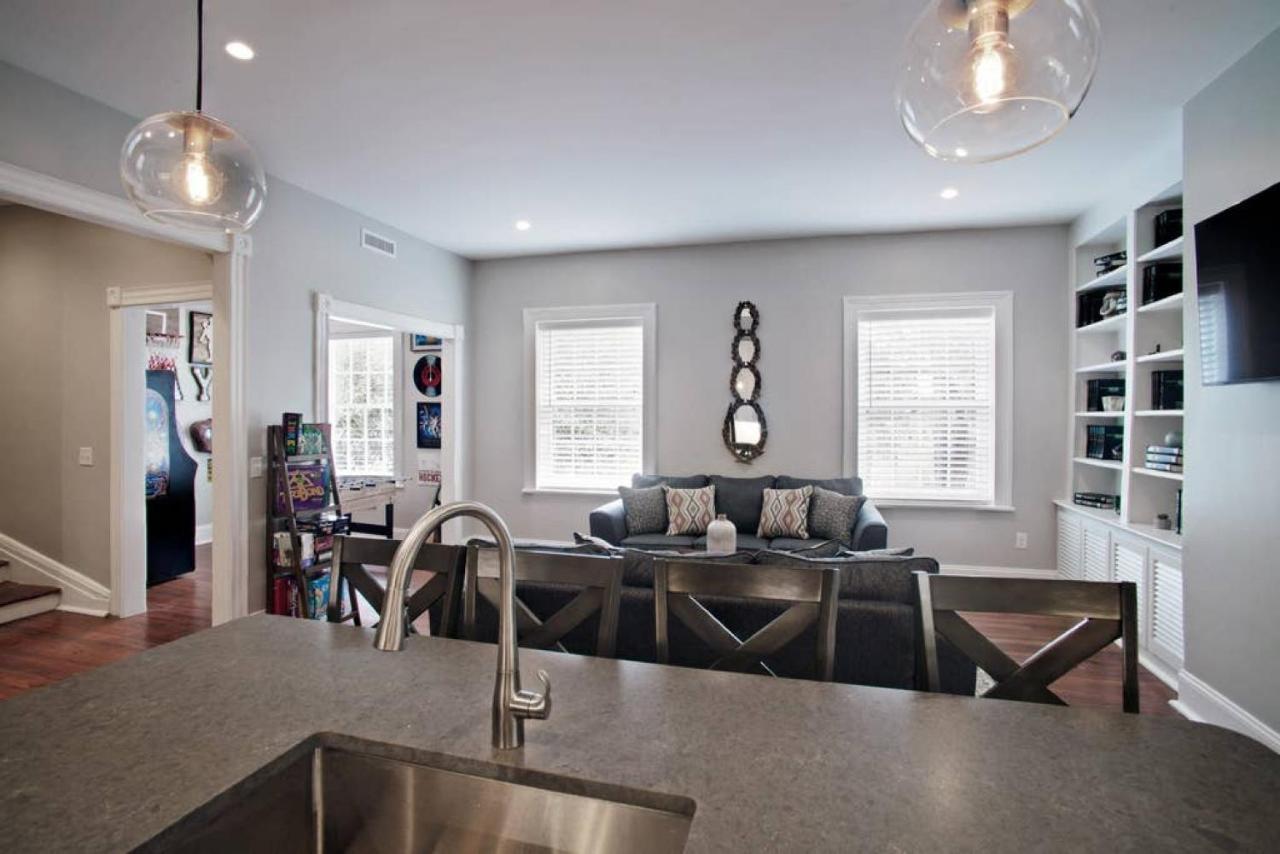 Newly Renovated 4 Bed 3 Bath And 2 Parking Spots Villa Savannah Bagian luar foto