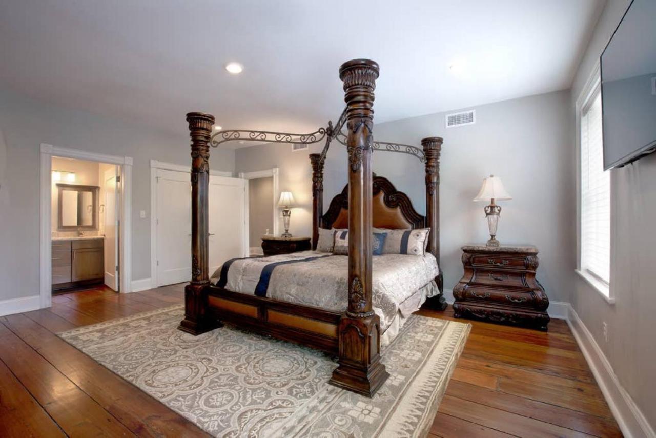 Newly Renovated 4 Bed 3 Bath And 2 Parking Spots Villa Savannah Bagian luar foto