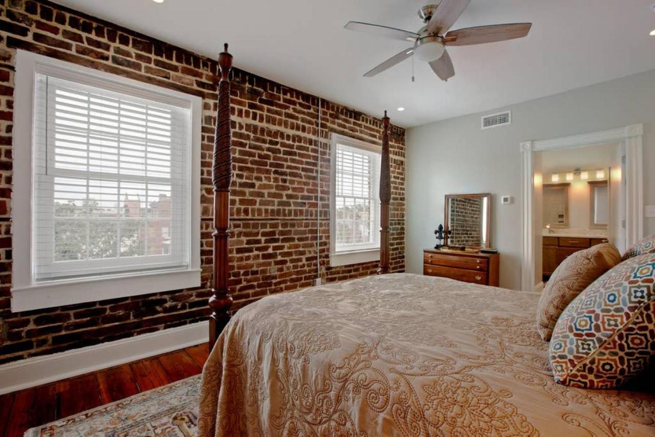Newly Renovated 4 Bed 3 Bath And 2 Parking Spots Villa Savannah Bagian luar foto