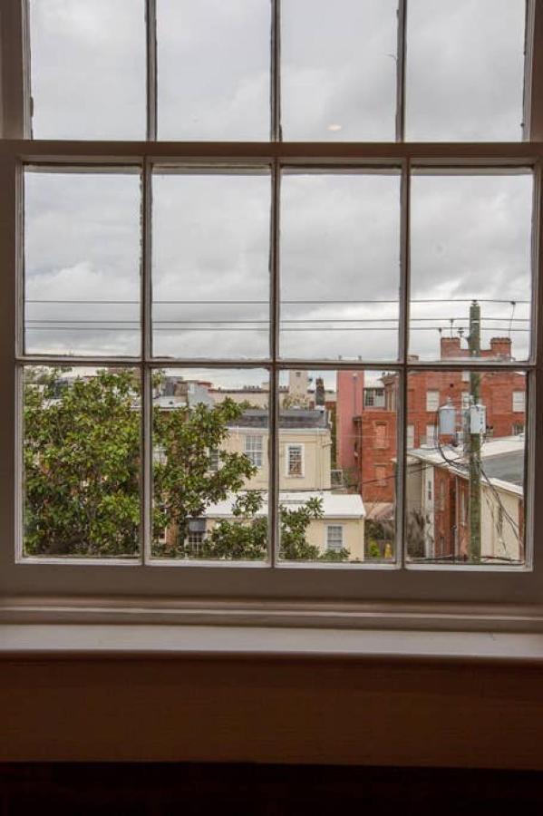 Newly Renovated 4 Bed 3 Bath And 2 Parking Spots Villa Savannah Bagian luar foto